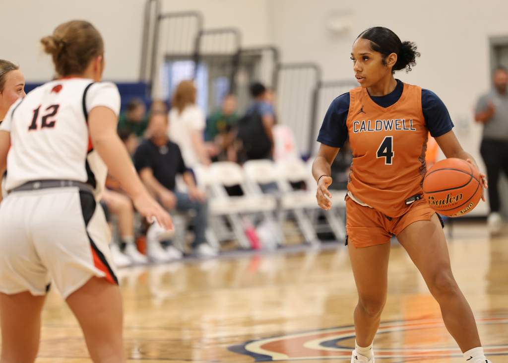 Our 𝗟𝗮𝗱𝘆 𝗛𝗼𝗿𝗻𝗲𝘁𝘀 hit the court today as we kicked off our home basketball tournament! Proud of their hustle and teamwork — good luck the rest of the weekend! 🏀 #CaldwellProud #CaldwellISD