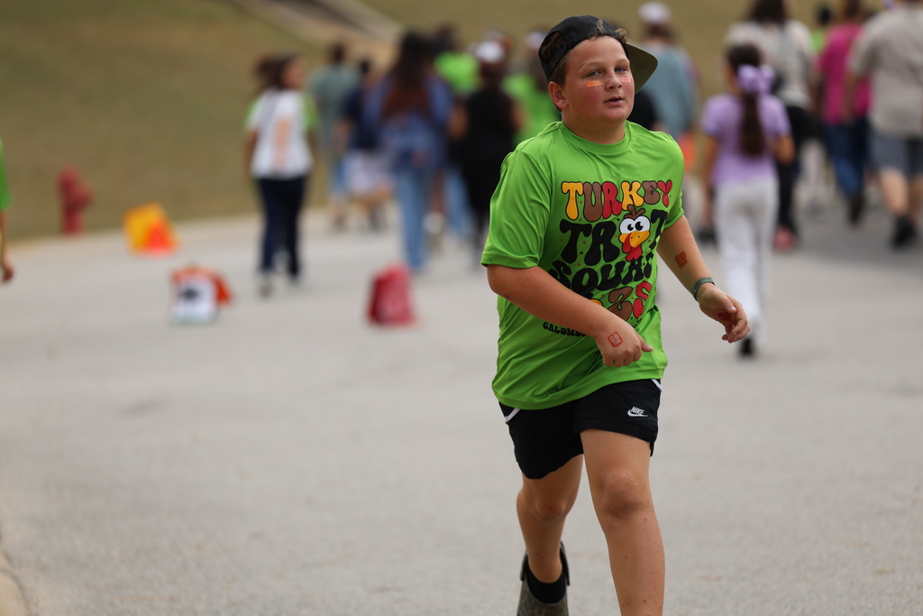 🦃 𝗧𝘂𝗿𝗸𝗲𝘆 𝗧𝗿𝗼𝘁 𝗙𝘂𝗻 𝗮𝘁 𝗖𝗜𝗦! Our Intermediate Hornets—and their parents—hit the trail today for the 𝗮𝗻𝗻𝘂𝗮𝗹 𝗧𝘂𝗿𝗸𝗲𝘆 𝗧𝗿𝗼𝘁! Lots of smiles, lots of steps, and of course… a special appearance by our very own “teacher turkeys”! #CaldwellProud #CaldwellISD