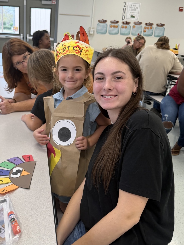 𝐆𝐢𝐛𝐛𝐥𝐞 𝐆𝐨𝐛𝐛𝐥𝐞 𝐆𝐚𝐭𝐡𝐞𝐫 𝐓𝐢𝐦𝐞! 🦃🎨 Our Pre-K students kicked off the morning with crafts, songs, and lots of smiles as families joined us for this special Thanksgiving tradition. What a precious way to celebrate together! #CaldwellProud #CaldwellISD