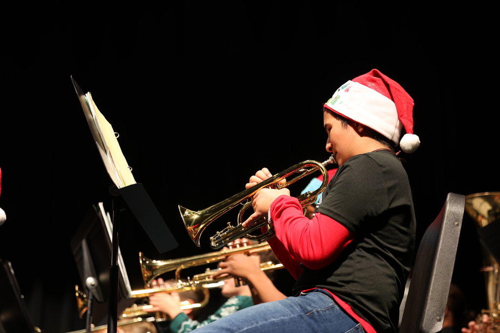 Our Beginner Band made their big debut last night—and with over 𝟴𝟬 𝗺𝘂𝘀𝗶𝗰𝗶𝗮𝗻𝘀, they proved that the future of Caldwell Band is L𝐎U𝐃 and B𝐑I𝐆H𝐓! 🎶😂 So proud of these talented beginners and their amazing first performance! #CaldwellProud #CaldwellISD