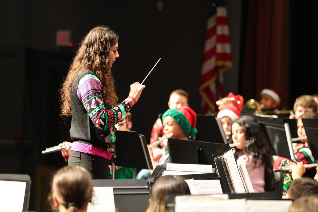 Our Beginner Band made their big debut last night—and with over 𝟴𝟬 𝗺𝘂𝘀𝗶𝗰𝗶𝗮𝗻𝘀, they proved that the future of Caldwell Band is L𝐎U𝐃 and B𝐑I𝐆H𝐓! 🎶😂 So proud of these talented beginners and their amazing first performance! #CaldwellProud #CaldwellISD