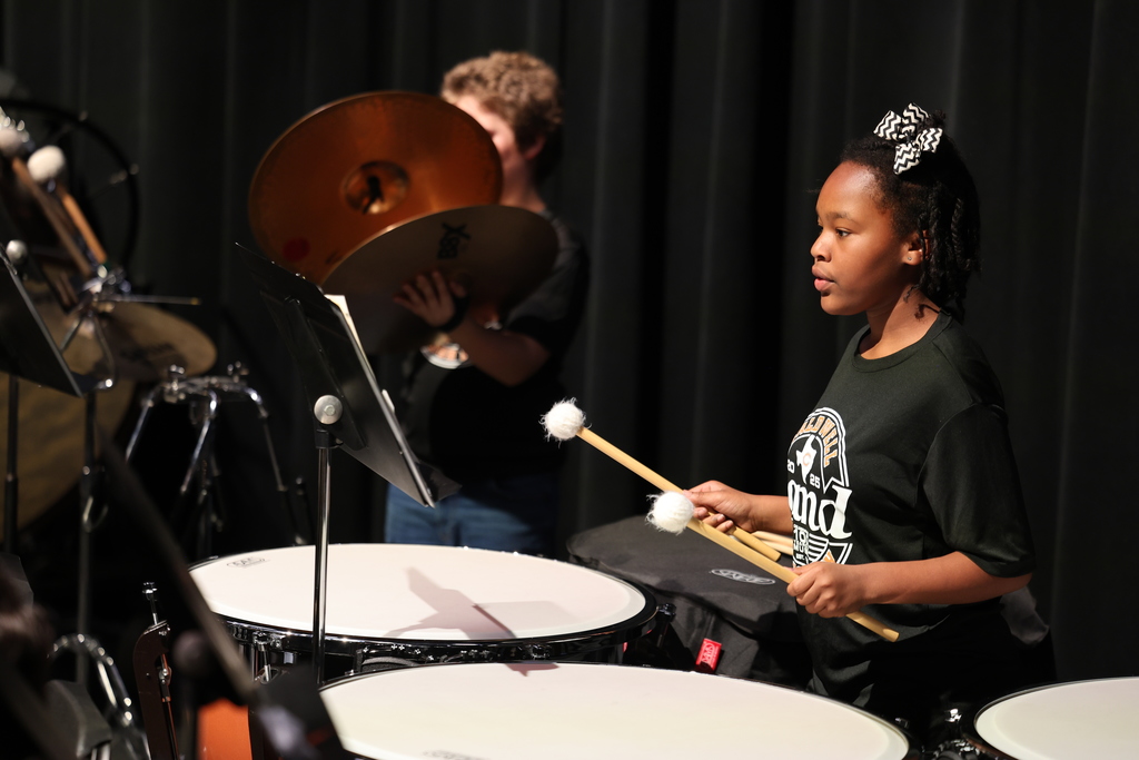 Our Beginner Band made their big debut last night—and with over 𝟴𝟬 𝗺𝘂𝘀𝗶𝗰𝗶𝗮𝗻𝘀, they proved that the future of Caldwell Band is L𝐎U𝐃 and B𝐑I𝐆H𝐓! 🎶😂 So proud of these talented beginners and their amazing first performance! #CaldwellProud #CaldwellISD