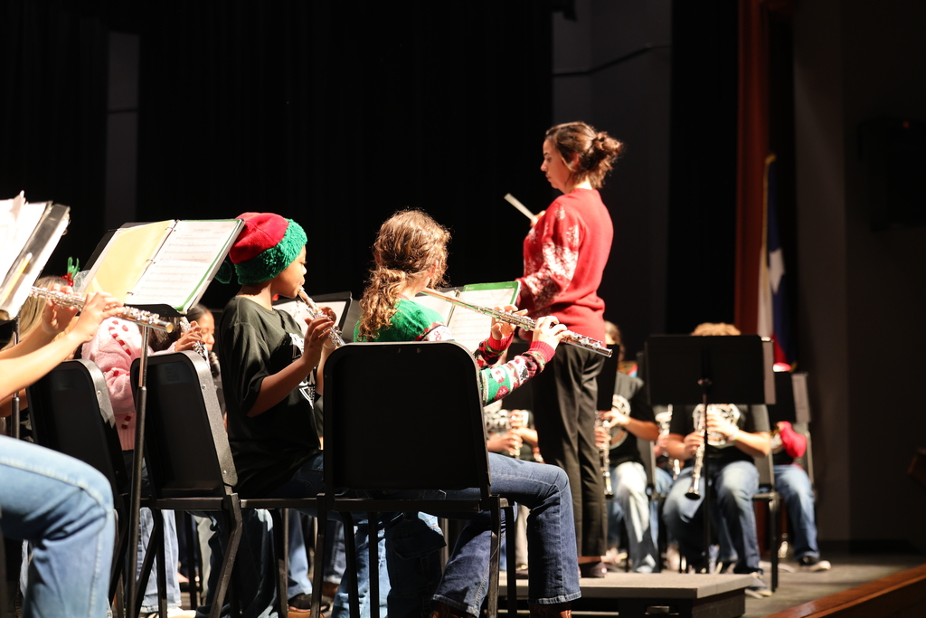 Our Beginner Band made their big debut last night—and with over 𝟴𝟬 𝗺𝘂𝘀𝗶𝗰𝗶𝗮𝗻𝘀, they proved that the future of Caldwell Band is L𝐎U𝐃 and B𝐑I𝐆H𝐓! 🎶😂 So proud of these talented beginners and their amazing first performance! #CaldwellProud #CaldwellISD