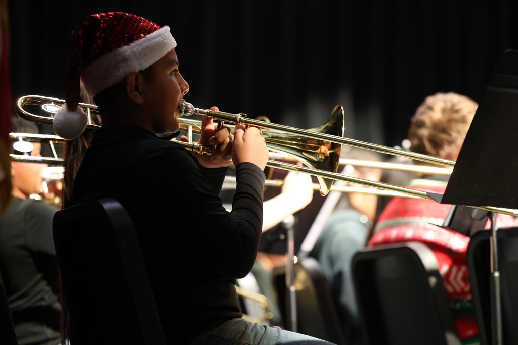 Our Beginner Band made their big debut last night—and with over 𝟴𝟬 𝗺𝘂𝘀𝗶𝗰𝗶𝗮𝗻𝘀, they proved that the future of Caldwell Band is L𝐎U𝐃 and B𝐑I𝐆H𝐓! 🎶😂 So proud of these talented beginners and their amazing first performance! #CaldwellProud #CaldwellISD