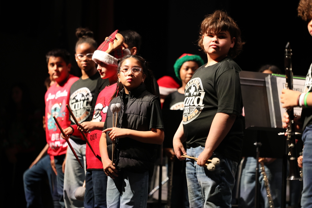 Our Beginner Band made their big debut last night—and with over 𝟴𝟬 𝗺𝘂𝘀𝗶𝗰𝗶𝗮𝗻𝘀, they proved that the future of Caldwell Band is L𝐎U𝐃 and B𝐑I𝐆H𝐓! 🎶😂 So proud of these talented beginners and their amazing first performance! #CaldwellProud #CaldwellISD