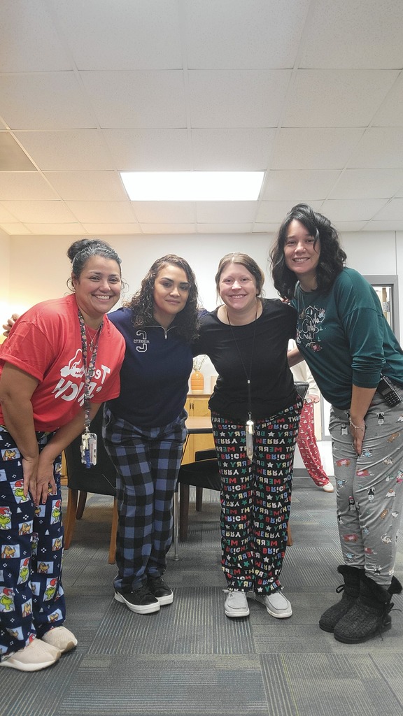 ’Twas the day before break, and pajamas filled the halls across the district! 🎄😂 These snapshots come from our Intermediate campus during today’s “𝐓𝐡𝐞 𝐍𝐢𝐠𝐡𝐭 𝐁𝐞𝐟𝐨𝐫𝐞 𝐂𝐡𝐫𝐢𝐬𝐭𝐦𝐚𝐬” 𝐏𝐉 𝐃𝐚𝐲. #CaldwellProud #CaldwellISD