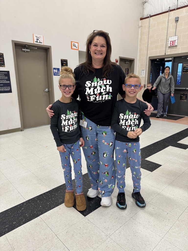 ’Twas the day before break, and pajamas filled the halls across the district! 🎄😂 These snapshots come from our Intermediate campus during today’s “𝐓𝐡𝐞 𝐍𝐢𝐠𝐡𝐭 𝐁𝐞𝐟𝐨𝐫𝐞 𝐂𝐡𝐫𝐢𝐬𝐭𝐦𝐚𝐬” 𝐏𝐉 𝐃𝐚𝐲. #CaldwellProud #CaldwellISD