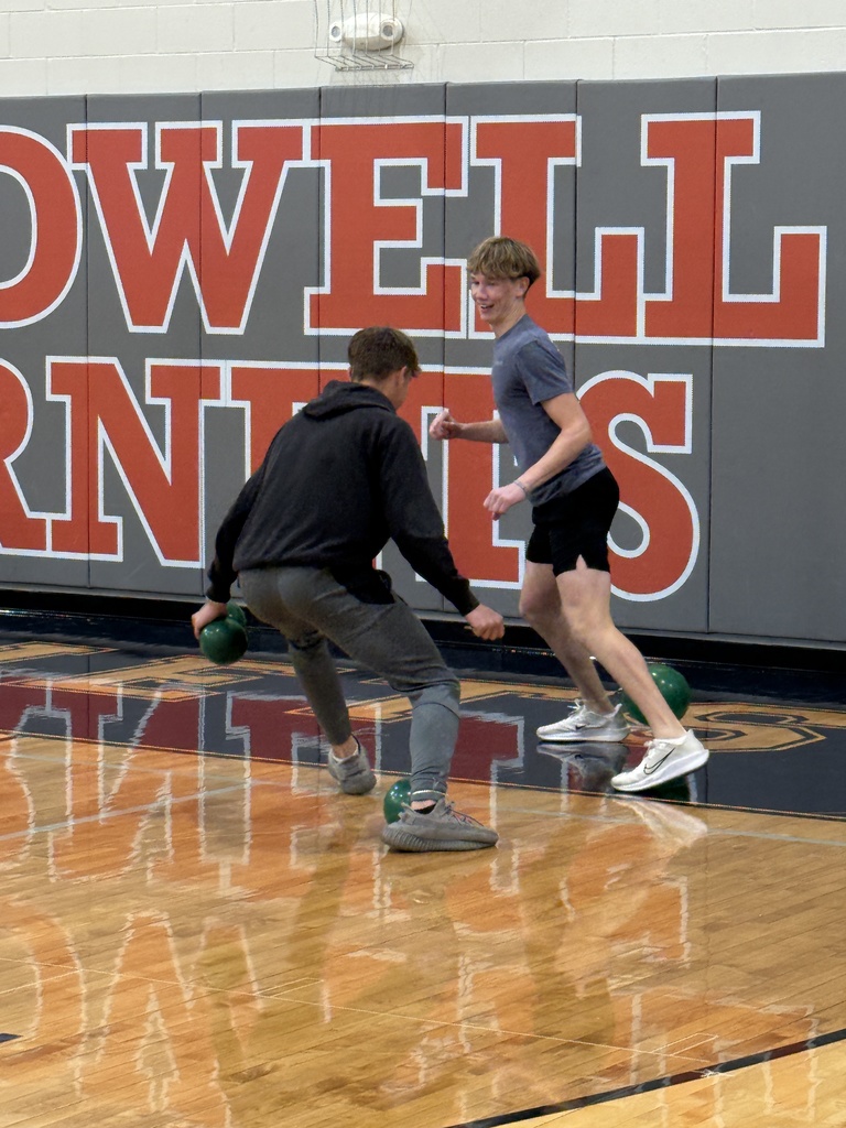 Christmas cheer was in full swing at the High School FCA Christmas party! 🎄✨ From decorating “Christmas trees” to some friendly competition in the gym, it was a fun-filled way to celebrate the season together.  #CaldwellProud #CaldwellISD