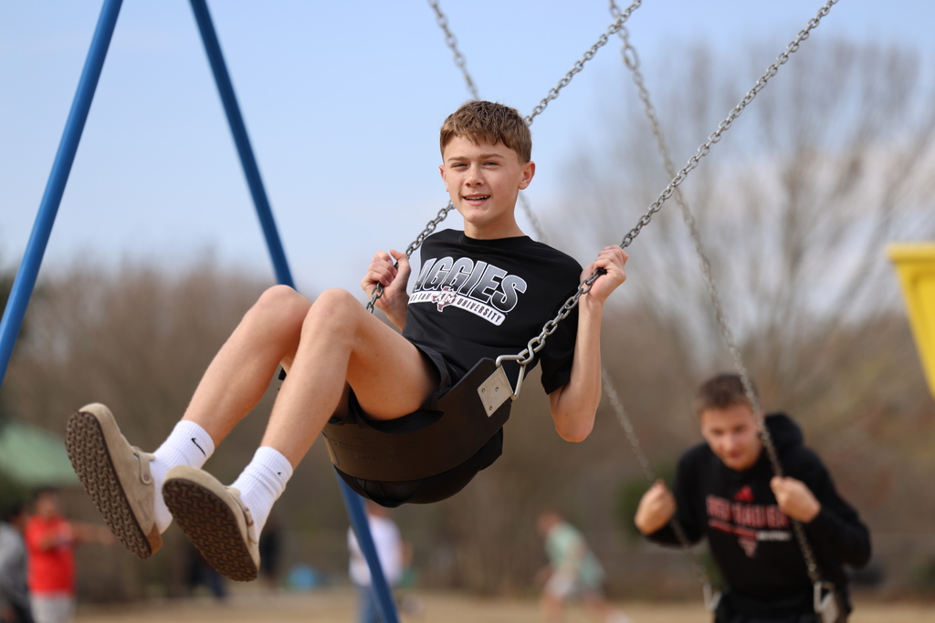 𝗪𝗘𝗟𝗖𝗢𝗠𝗘 𝗕𝗔𝗖𝗞, 𝗛𝗢𝗥𝗡𝗘𝗧𝗦! 🧡✨ Refreshed and recharged! Today, Caldwell ISD welcomed back students for the second semester of classes. #CaldwellProud #CaldwellISD