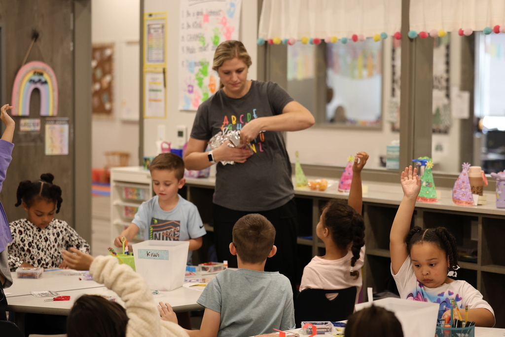 🎉 𝐏𝐨𝐩𝐩𝐢𝐧’ 𝐢𝐧𝐭𝐨 𝐭𝐡𝐞 𝐍𝐞𝐰 𝐘𝐞𝐚𝐫 𝐰𝐢𝐭𝐡 𝐛𝐢𝐠 𝐠𝐨𝐚𝐥𝐬! 🎉 Mrs. McNair’s kindergarteners shared their New Year goals and enjoyed a Pop-Tart while dreaming about what 2026 will bring. We love starting the year with smiles and sweet moments!  #CaldwellProud #CaldwellISD