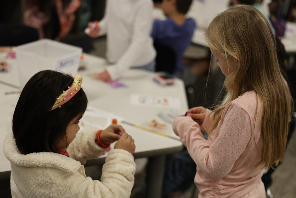 🎉 𝐏𝐨𝐩𝐩𝐢𝐧’ 𝐢𝐧𝐭𝐨 𝐭𝐡𝐞 𝐍𝐞𝐰 𝐘𝐞𝐚𝐫 𝐰𝐢𝐭𝐡 𝐛𝐢𝐠 𝐠𝐨𝐚𝐥𝐬! 🎉 Mrs. McNair’s kindergarteners shared their New Year goals and enjoyed a Pop-Tart while dreaming about what 2026 will bring. We love starting the year with smiles and sweet moments!  #CaldwellProud #CaldwellISD