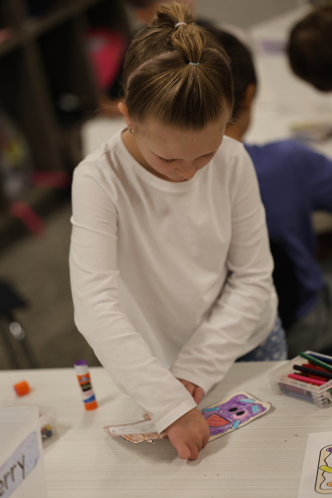 🎉 𝐏𝐨𝐩𝐩𝐢𝐧’ 𝐢𝐧𝐭𝐨 𝐭𝐡𝐞 𝐍𝐞𝐰 𝐘𝐞𝐚𝐫 𝐰𝐢𝐭𝐡 𝐛𝐢𝐠 𝐠𝐨𝐚𝐥𝐬! 🎉 Mrs. McNair’s kindergarteners shared their New Year goals and enjoyed a Pop-Tart while dreaming about what 2026 will bring. We love starting the year with smiles and sweet moments!  #CaldwellProud #CaldwellISD