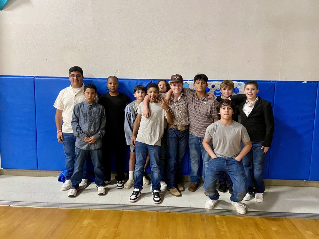 ❄️ Winter Wonderland magic at CJH! ❄️ Our students danced the night away with music, photos, and plenty of winter fun at the Winter Wonderland School Dance. A night full of memories and smiles! 🧡🤍