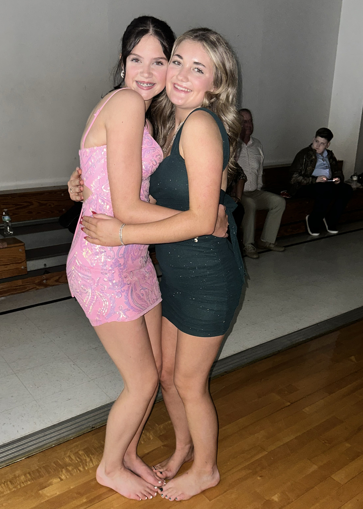 ❄️ Winter Wonderland magic at CJH! ❄️ Our students danced the night away with music, photos, and plenty of winter fun at the Winter Wonderland School Dance. A night full of memories and smiles! 🧡🤍