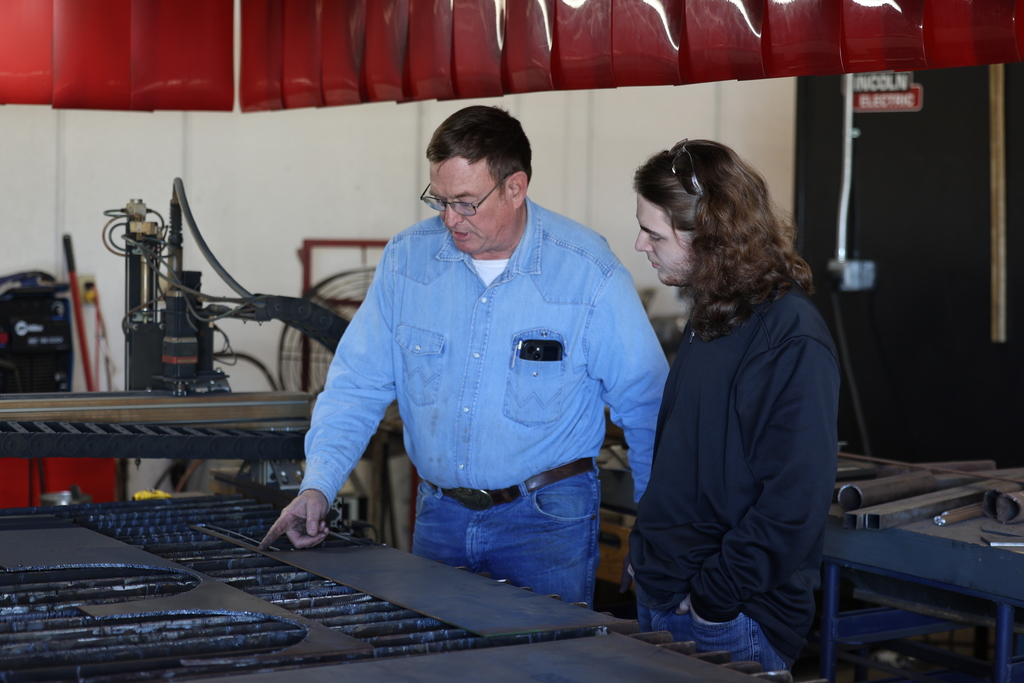 𝐇𝐚𝐧𝐝𝐬-𝐨𝐧 𝐥𝐞𝐚𝐫𝐧𝐢𝐧𝐠 𝐢𝐧 𝐚𝐜𝐭𝐢𝐨𝐧. 🔧🔥  Today in the ag shop, students were building skills through welding, precision work, and problem-solving—preparing for real-world careers 𝙤𝙣𝙚 𝙥𝙧𝙤𝙟𝙚𝙘𝙩 𝙖𝙩 𝙖 𝙩𝙞𝙢𝙚. #CaldwellProud #CaldwellISD