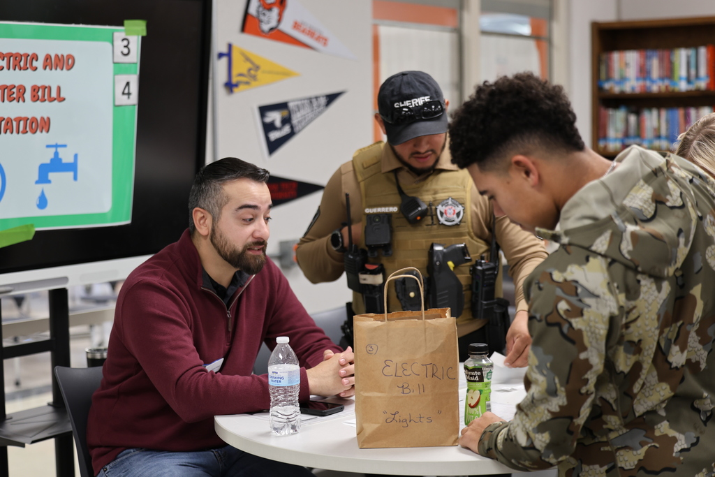 ✨🔑 𝗨𝗡𝗟𝗢𝗖𝗞𝗜𝗡𝗚 𝗥𝗘𝗔𝗟-𝗟𝗜𝗙𝗘 𝗟𝗘𝗔𝗥𝗡𝗜𝗡𝗚 🔑✨ All Caldwell High School seniors stepped into adulthood at the 𝟰𝘁𝗵 𝗔𝗻𝗻𝘂𝗮𝗹 𝗥𝗲𝗮𝗹𝗶𝘁𝘆 𝗙𝗮𝗶𝗿! This hands-on experience challenged students to budget, make financial decisions, and navigate real-world scenarios they’ll soon face beyond high school.  👏 A huge 𝘁𝗵𝗮𝗻𝗸 𝘆𝗼𝘂 to our incredible community and staff volunteers who made this event possible and guided our students every step of the way—your time and support truly make a difference.  🧀 Special shoutout to 𝗖𝗛𝗦 𝗮𝗱𝗺𝗶𝗻𝗶𝘀𝘁𝗿𝗮𝘁𝗶𝗼𝗻 for providing a beautiful charcuterie spread for our volunteers—you helped make the day extra special! #CaldwellProud #CaldwellISD