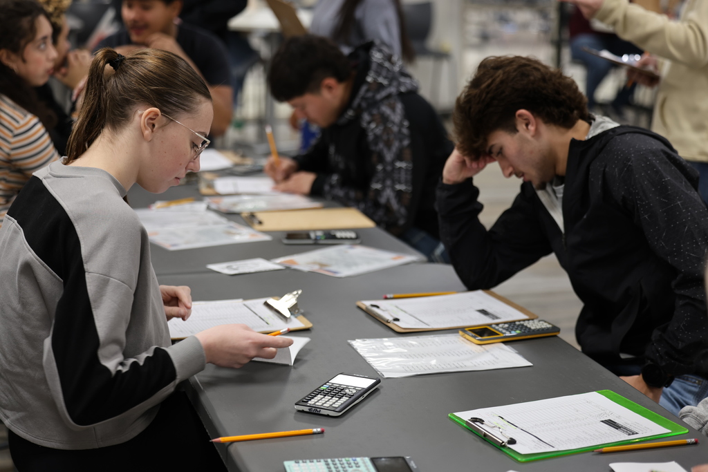 ✨🔑 𝗨𝗡𝗟𝗢𝗖𝗞𝗜𝗡𝗚 𝗥𝗘𝗔𝗟-𝗟𝗜𝗙𝗘 𝗟𝗘𝗔𝗥𝗡𝗜𝗡𝗚 🔑✨ All Caldwell High School seniors stepped into adulthood at the 𝟰𝘁𝗵 𝗔𝗻𝗻𝘂𝗮𝗹 𝗥𝗲𝗮𝗹𝗶𝘁𝘆 𝗙𝗮𝗶𝗿! This hands-on experience challenged students to budget, make financial decisions, and navigate real-world scenarios they’ll soon face beyond high school.  👏 A huge 𝘁𝗵𝗮𝗻𝗸 𝘆𝗼𝘂 to our incredible community and staff volunteers who made this event possible and guided our students every step of the way—your time and support truly make a difference.  🧀 Special shoutout to 𝗖𝗛𝗦 𝗮𝗱𝗺𝗶𝗻𝗶𝘀𝘁𝗿𝗮𝘁𝗶𝗼𝗻 for providing a beautiful charcuterie spread for our volunteers—you helped make the day extra special! #CaldwellProud #CaldwellISD
