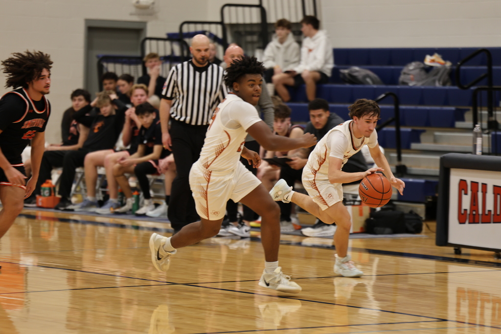 🚨 𝐃𝐈𝐒𝐓𝐑𝐈𝐂𝐓 𝐖𝐈𝐍 🚨 Caldwell Boys Basketball picks up their first district win with a 68–24 victory over Smithville. 🧡🏀 #CaldwellProud #CaldwellISD