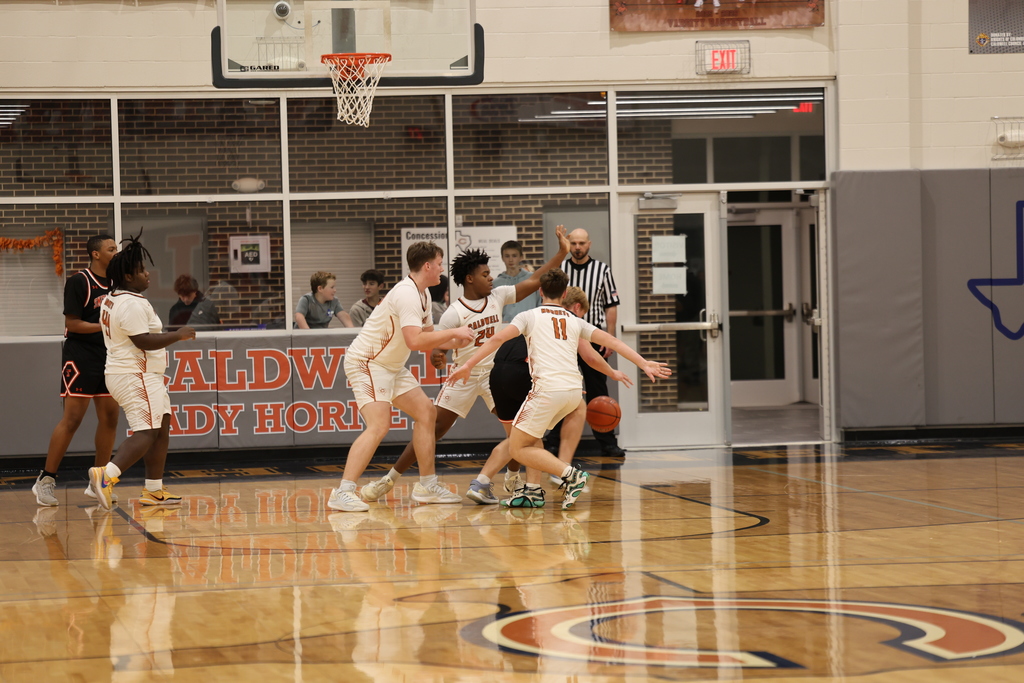 🚨 𝐃𝐈𝐒𝐓𝐑𝐈𝐂𝐓 𝐖𝐈𝐍 🚨 Caldwell Boys Basketball picks up their first district win with a 68–24 victory over Smithville. 🧡🏀 #CaldwellProud #CaldwellISD