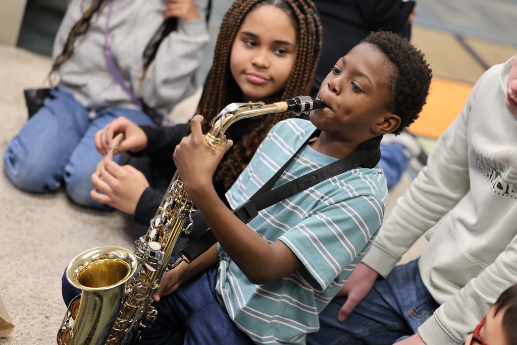 🎶 𝗙𝘂𝘁𝘂𝗿𝗲 𝗛𝗼𝗿𝗻𝗲𝘁 𝗠𝘂𝘀𝗶𝗰𝗶𝗮𝗻𝘀 𝗶𝗻 𝘁𝗵𝗲 𝗠𝗮𝗸𝗶𝗻𝗴! 🎶 Our 5th graders had a blast participating in instrument exploration as they got a sneak peek into what beginner band will look like next year. So much excitement, curiosity, and talent in the room! #CaldwellProud #CaldwellISD