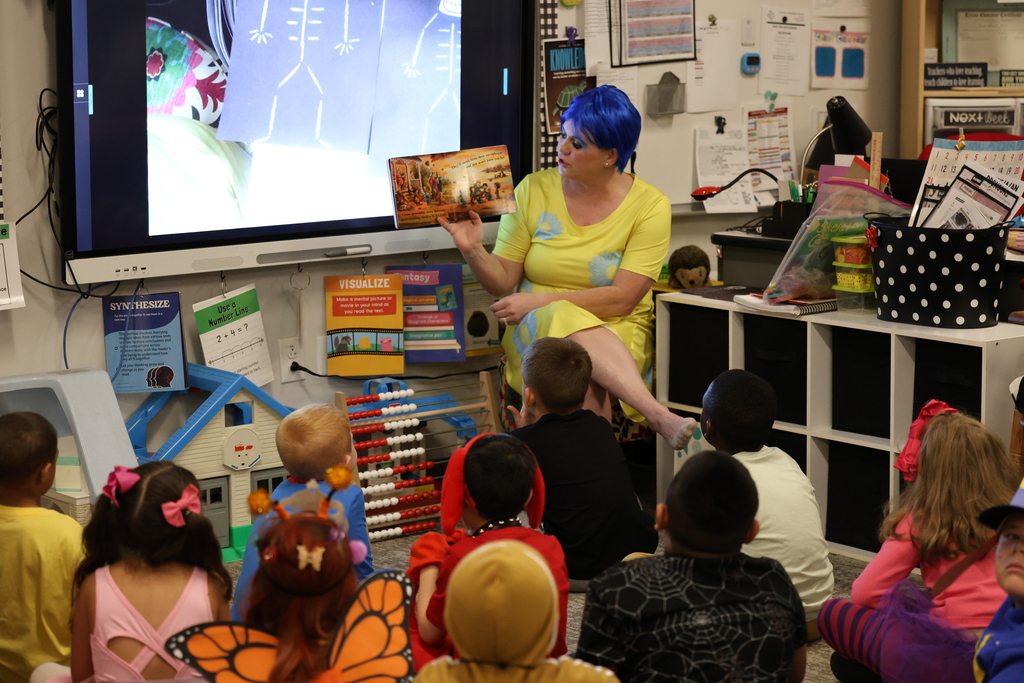 Caught in the act… 📚 Reading, learning, imagining, and growing every single day at Caldwell Elementary. From quiet independent reading to storytime with a favorite teacher, 𝐭𝐡𝐞𝐬𝐞 𝐦𝐨𝐦𝐞𝐧𝐭𝐬 𝐦𝐚𝐭𝐭𝐞𝐫. 🧡 #CaldwellProud #CaldwellISD