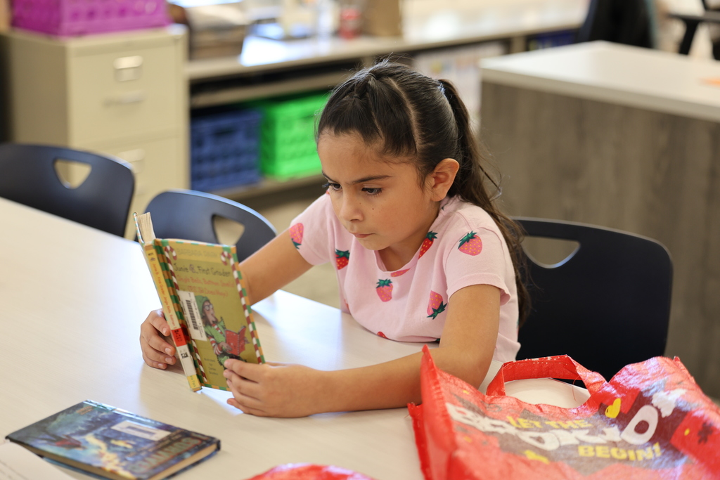 Caught in the act… 📚 Reading, learning, imagining, and growing every single day at Caldwell Elementary. From quiet independent reading to storytime with a favorite teacher, 𝐭𝐡𝐞𝐬𝐞 𝐦𝐨𝐦𝐞𝐧𝐭𝐬 𝐦𝐚𝐭𝐭𝐞𝐫. 🧡 #CaldwellProud #CaldwellISD
