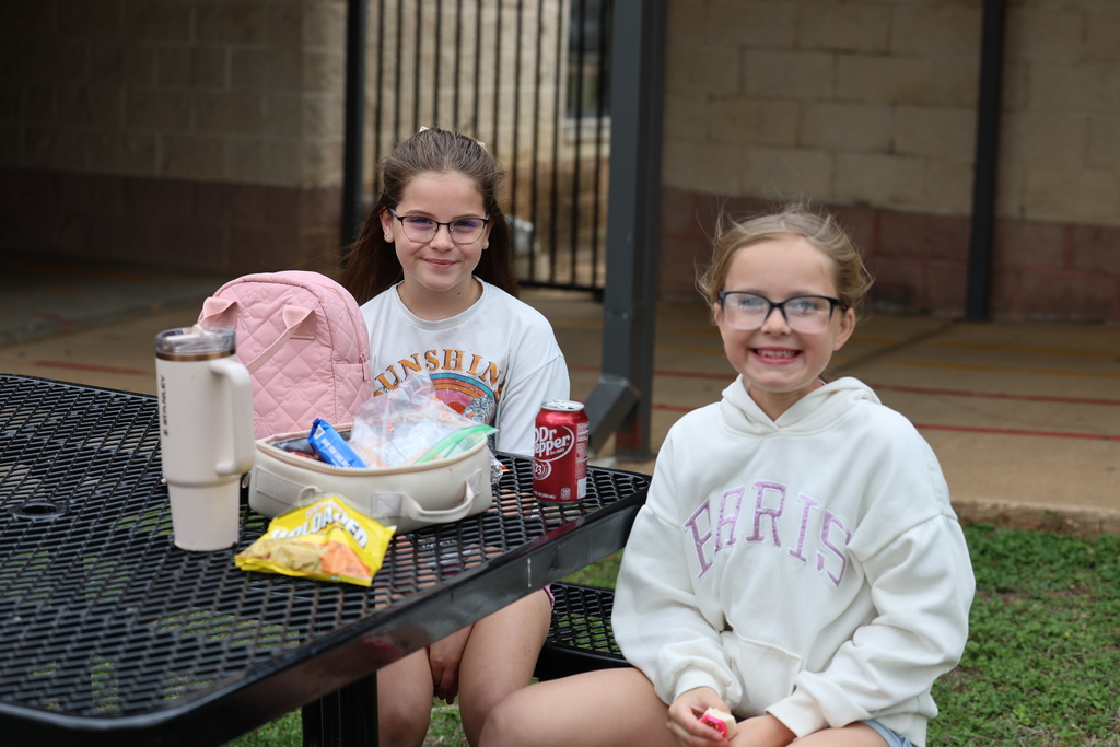 𝗝𝘂𝘀𝘁 𝗮𝗻𝗼𝘁𝗵𝗲𝗿 𝗴𝗿𝗲𝗮𝘁 𝗱𝗮𝘆 𝗮𝘁 𝗖𝗮𝗹𝗱𝘄𝗲𝗹𝗹 𝗜𝗦𝗗.  🧡  Hard work. Big smiles. Hornet pride. #CaldwellProud #CaldwellISD