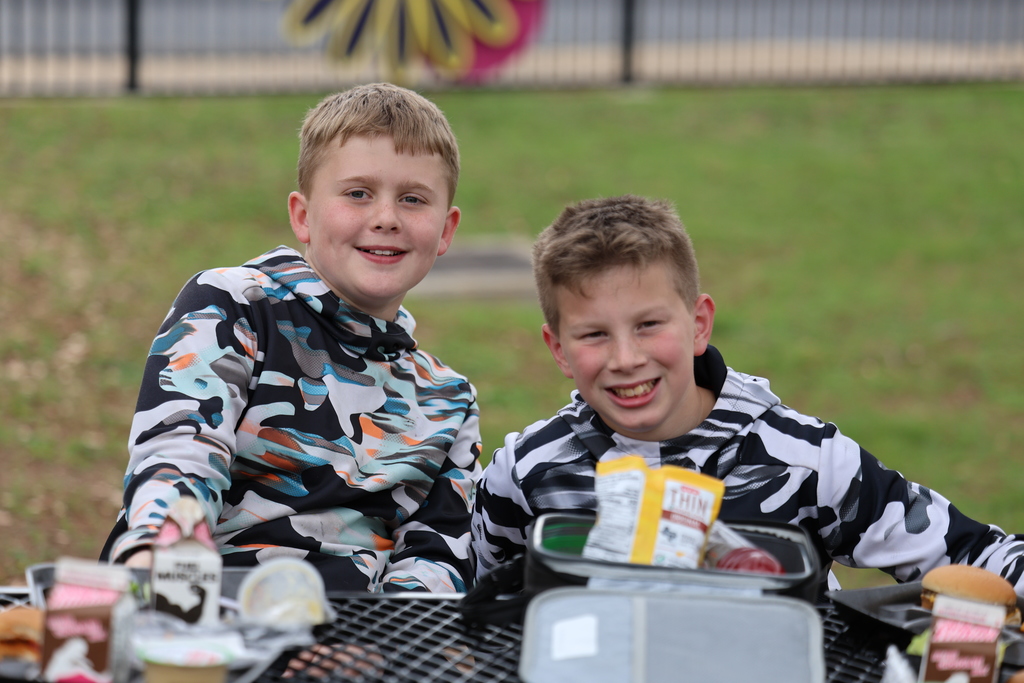 𝗝𝘂𝘀𝘁 𝗮𝗻𝗼𝘁𝗵𝗲𝗿 𝗴𝗿𝗲𝗮𝘁 𝗱𝗮𝘆 𝗮𝘁 𝗖𝗮𝗹𝗱𝘄𝗲𝗹𝗹 𝗜𝗦𝗗.  🧡  Hard work. Big smiles. Hornet pride. #CaldwellProud #CaldwellISD