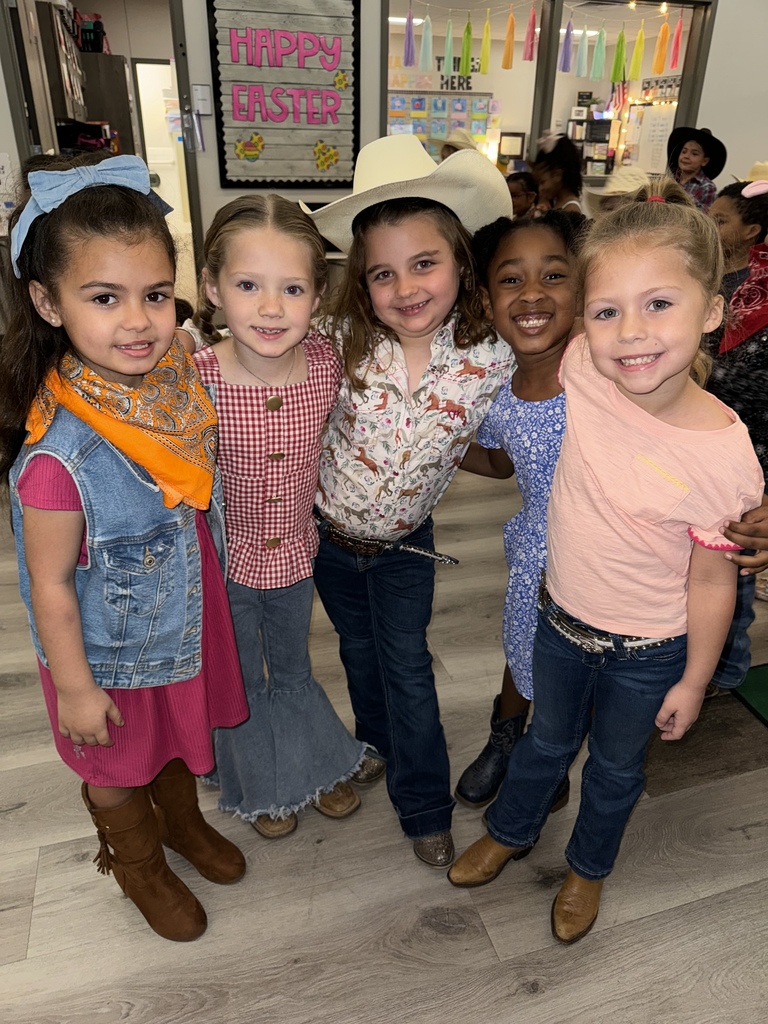 Yeehaw! 🤠  Kindergarten students celebrated the end of Texas Week with a Hoe-Down after reading Armadilly Chili and enjoying some chili together.  #CaldwellProud #CaldwellISD