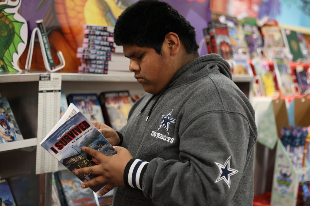 Caught some smiling faces at the CIS Book Fair this morning… safe to say these Hornets love to read! 📚🧡  Join us tonight for 𝗙𝗮𝗺𝗶𝗹𝘆 𝗚𝗮𝗺𝗲 𝗡𝗶𝗴𝗵𝘁 & 𝘁𝗵𝗲 𝗦𝗽𝗿𝗶𝗻𝗴 𝗕𝗼𝗼𝗸 𝗙𝗮𝗶𝗿! 🗓️ March 26 ⏰ 4:30–6:00 PM 📍 CIS Campus & Library  We hope to see you there! #CaldwellProud #CaldwellISD