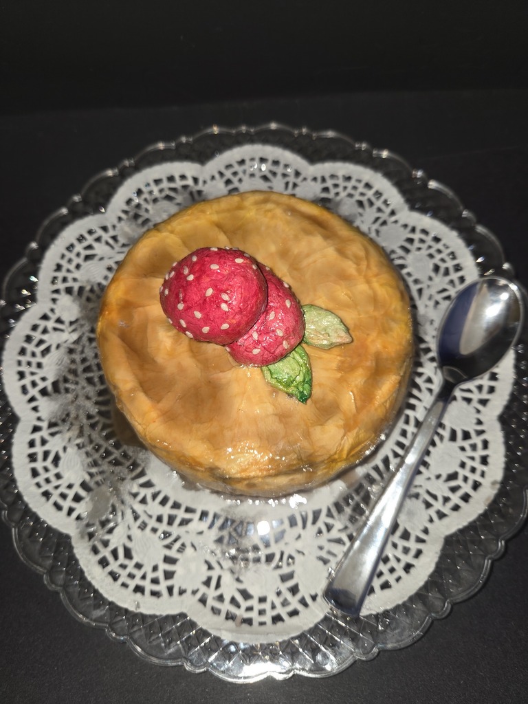 Don’t be fooled… 👀  These meals were created by our 7th grade artists using trompe l'œil techniques—and some very unexpected materials!  Take a closer look at their incredible work 👏 #CaldwellProud #CaldwellISD