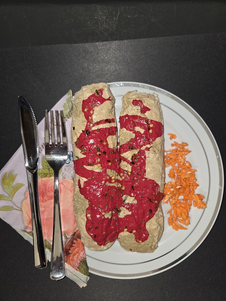 Don’t be fooled… 👀  These meals were created by our 7th grade artists using trompe l'œil techniques—and some very unexpected materials!  Take a closer look at their incredible work 👏 #CaldwellProud #CaldwellISD