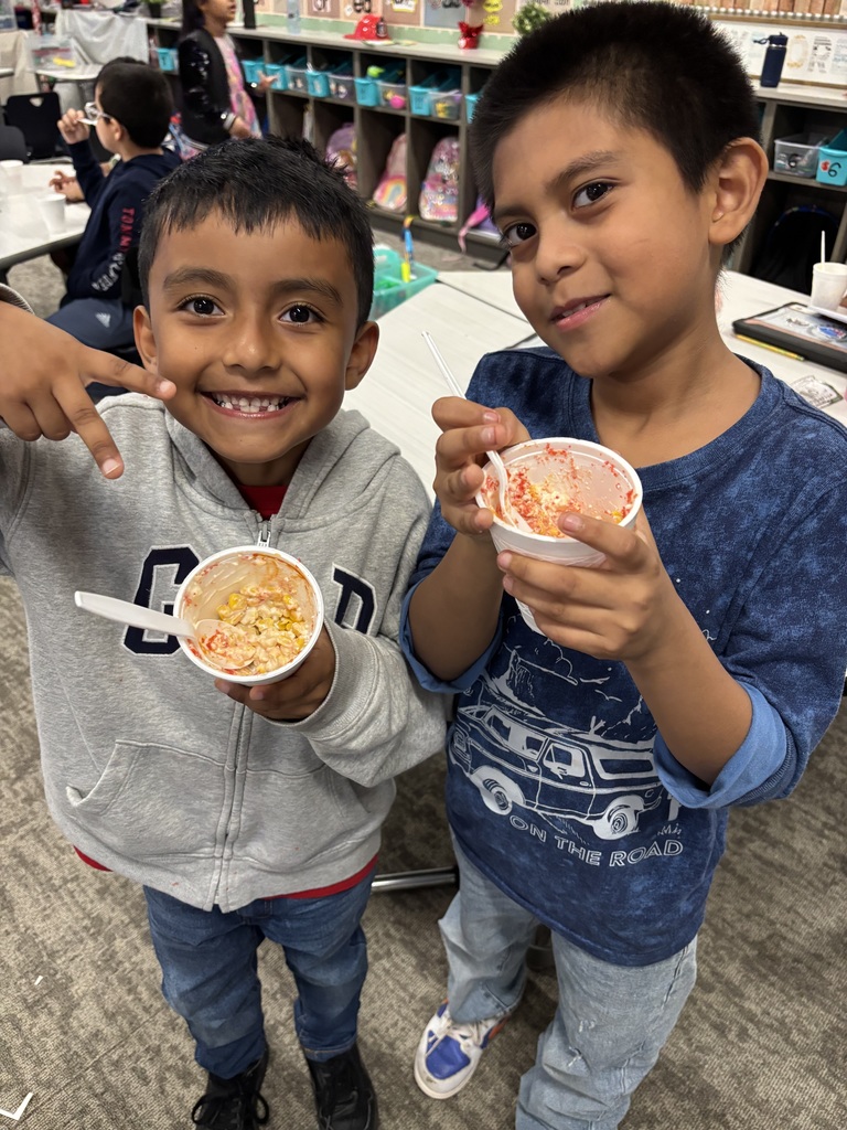 𝗟𝗲𝗮𝗿𝗻𝗶𝗻𝗴 𝗶𝘀 𝘀𝘄𝗲𝗲𝘁… 𝗮𝗻𝗱 𝘀𝗼𝗺𝗲𝘁𝗶𝗺𝗲𝘀 𝗮 𝗹𝗶𝘁𝘁𝗹𝗲 𝗰𝗼𝗿𝗻𝘆 🌽😉 Our students recently learned the /or/ sound in phonics and celebrated with a fun (and tasty!) treat—corn in a cup!  #CaldwellProud #CaldwellISD