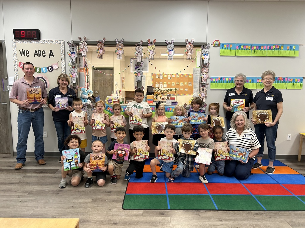 𝗕𝗼𝗼𝗸𝘀 + 𝘀𝗺𝗶𝗹𝗲𝘀 = 𝗮 𝗴𝗿𝗲𝗮𝘁 𝗱𝗮𝘆 𝗶𝗻 𝗣𝗿𝗲-𝗞! 📚