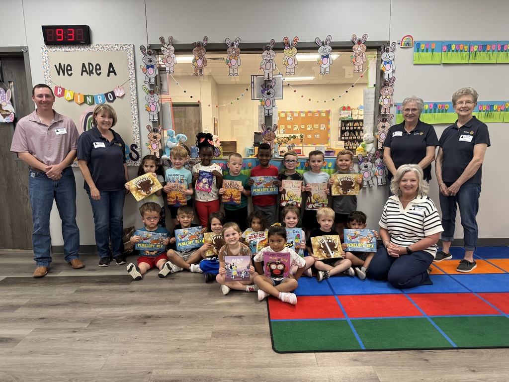 𝗕𝗼𝗼𝗸𝘀 + 𝘀𝗺𝗶𝗹𝗲𝘀 = 𝗮 𝗴𝗿𝗲𝗮𝘁 𝗱𝗮𝘆 𝗶𝗻 𝗣𝗿𝗲-𝗞! 📚