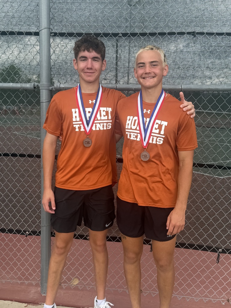 𝗦𝘁𝗿𝗼𝗻𝗴 𝘀𝗵𝗼𝘄𝗶𝗻𝗴 𝗮𝘁 𝘁𝗵𝗲 𝗗𝗶𝘀𝘁𝗿𝗶𝗰𝘁 𝗧𝗲𝗻𝗻𝗶𝘀 𝗧𝗼𝘂𝗿𝗻𝗮𝗺𝗲𝗻𝘁 𝗶𝗻 𝗕𝗲𝗹𝗹𝘃𝗶𝗹𝗹𝗲! 🎾  🏆 District Champion Boys Singles – Landon Vykukal (𝘢𝘥𝘷𝘢𝘯𝘤𝘦𝘴 𝘵𝘰 𝘳𝘦𝘨𝘪𝘰𝘯𝘢𝘭𝘴) 🏆 District Champions Mixed Doubles – Kylie Vogler & Cayden Zboril (𝘢𝘥𝘷𝘢𝘯𝘤𝘦𝘴 𝘵𝘰 𝘳𝘦𝘨𝘪𝘰𝘯𝘢𝘭𝘴) 🥈 2nd Boys Singles – Felipe Gaucin (𝘢𝘥𝘷𝘢𝘯𝘤𝘦𝘴 𝘵𝘰 𝘳𝘦𝘨𝘪𝘰𝘯𝘢𝘭𝘴) 🥉 3rd Girls Doubles – Abby Vogler & Larisa Foster 🥉 3rd Boys Doubles – Billy Cochran & Parker White  Congratulations to all our Hornets—good luck at Regionals! #CaldwellProud #CaldwellISD