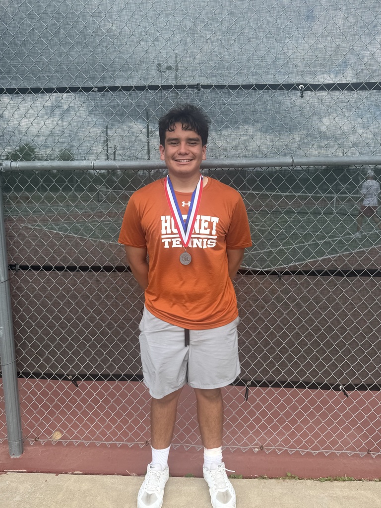 𝗦𝘁𝗿𝗼𝗻𝗴 𝘀𝗵𝗼𝘄𝗶𝗻𝗴 𝗮𝘁 𝘁𝗵𝗲 𝗗𝗶𝘀𝘁𝗿𝗶𝗰𝘁 𝗧𝗲𝗻𝗻𝗶𝘀 𝗧𝗼𝘂𝗿𝗻𝗮𝗺𝗲𝗻𝘁 𝗶𝗻 𝗕𝗲𝗹𝗹𝘃𝗶𝗹𝗹𝗲! 🎾  🏆 District Champion Boys Singles – Landon Vykukal (𝘢𝘥𝘷𝘢𝘯𝘤𝘦𝘴 𝘵𝘰 𝘳𝘦𝘨𝘪𝘰𝘯𝘢𝘭𝘴) 🏆 District Champions Mixed Doubles – Kylie Vogler & Cayden Zboril (𝘢𝘥𝘷𝘢𝘯𝘤𝘦𝘴 𝘵𝘰 𝘳𝘦𝘨𝘪𝘰𝘯𝘢𝘭𝘴) 🥈 2nd Boys Singles – Felipe Gaucin (𝘢𝘥𝘷𝘢𝘯𝘤𝘦𝘴 𝘵𝘰 𝘳𝘦𝘨𝘪𝘰𝘯𝘢𝘭𝘴) 🥉 3rd Girls Doubles – Abby Vogler & Larisa Foster 🥉 3rd Boys Doubles – Billy Cochran & Parker White  Congratulations to all our Hornets—good luck at Regionals! #CaldwellProud #CaldwellISD