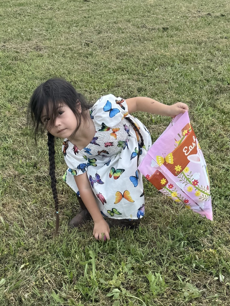 🐣 𝗘𝗴𝗴 𝗵𝘂𝗻𝘁𝘀 𝗮𝗻𝗱 𝗯𝗶𝗴 𝘀𝗺𝗶𝗹𝗲𝘀!  Our Pre-K Hornets had a hopping good time hunting Easter eggs today. These sweet moments are what make school so special! #CaldwellProud #CaldwellISD