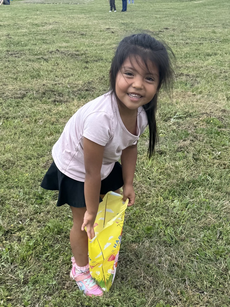 🐣 𝗘𝗴𝗴 𝗵𝘂𝗻𝘁𝘀 𝗮𝗻𝗱 𝗯𝗶𝗴 𝘀𝗺𝗶𝗹𝗲𝘀!  Our Pre-K Hornets had a hopping good time hunting Easter eggs today. These sweet moments are what make school so special! #CaldwellProud #CaldwellISD