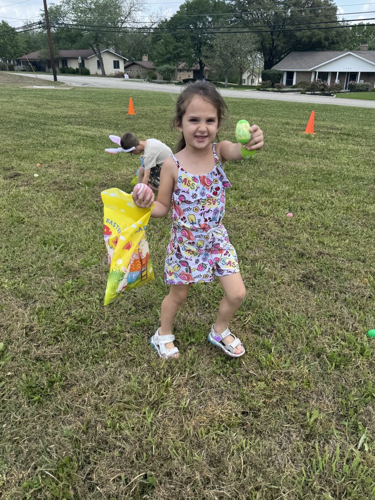 🐣 𝗘𝗴𝗴 𝗵𝘂𝗻𝘁𝘀 𝗮𝗻𝗱 𝗯𝗶𝗴 𝘀𝗺𝗶𝗹𝗲𝘀!  Our Pre-K Hornets had a hopping good time hunting Easter eggs today. These sweet moments are what make school so special! #CaldwellProud #CaldwellISD