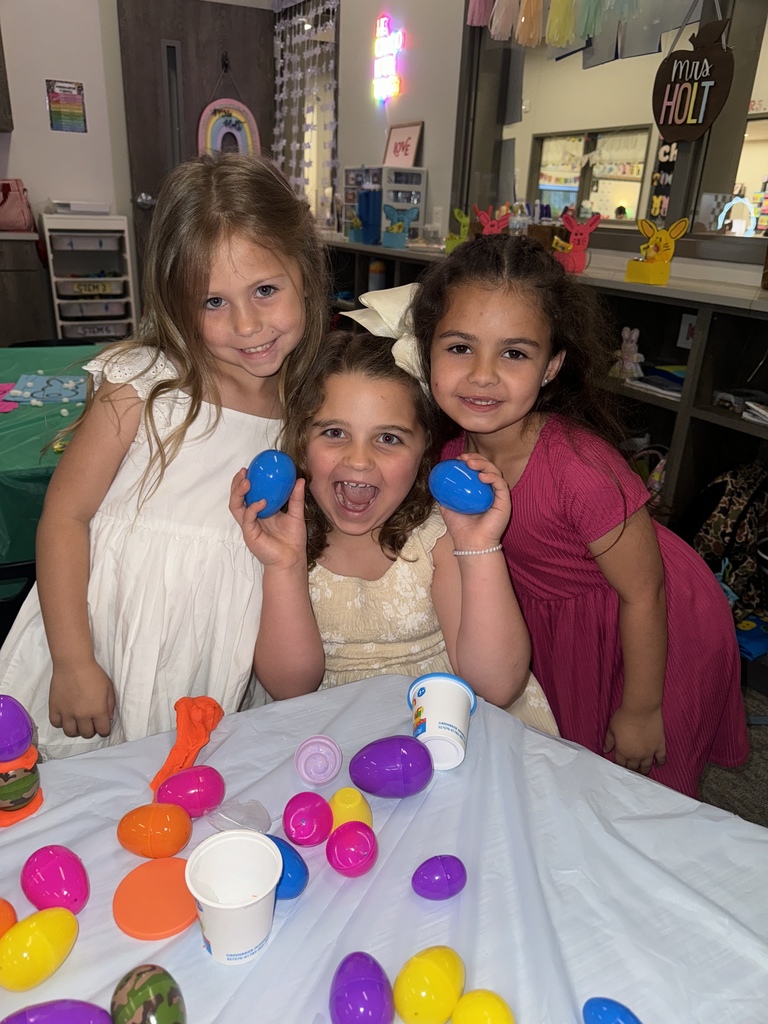 Kindergarten + Easter = the cutest combo 🐰💐  From crafts to sweet treats, these students had a blast rotating through their Easter stations! #CaldwellProud #CaldwellISD