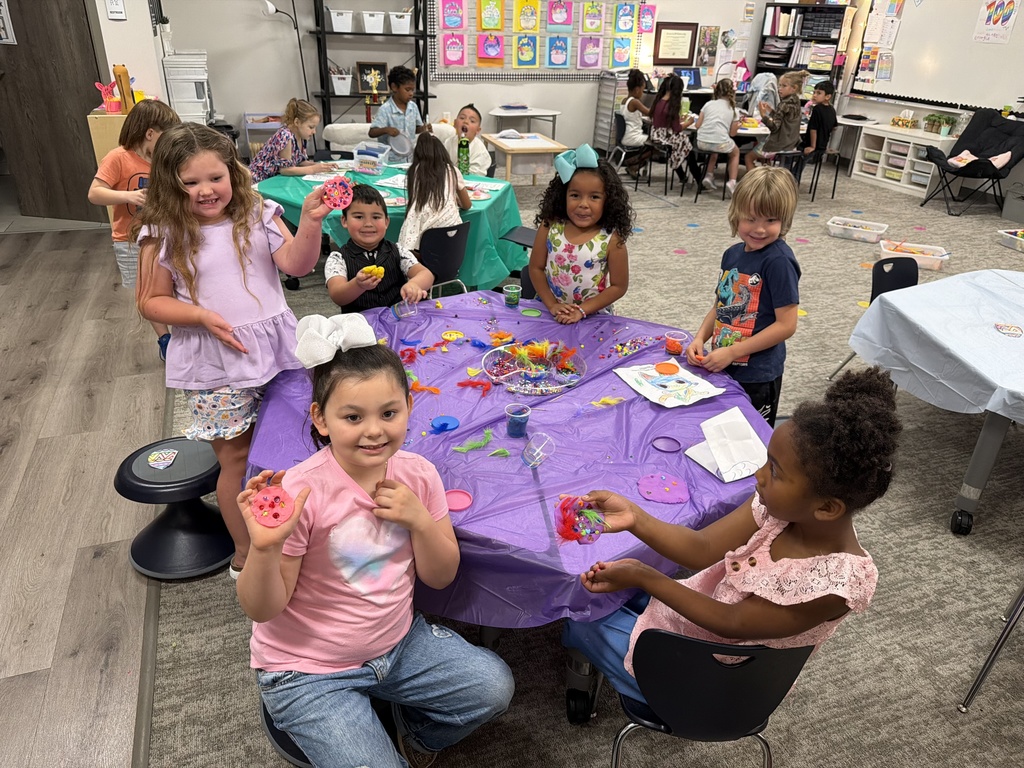 Kindergarten + Easter = the cutest combo 🐰💐  From crafts to sweet treats, these students had a blast rotating through their Easter stations! #CaldwellProud #CaldwellISD