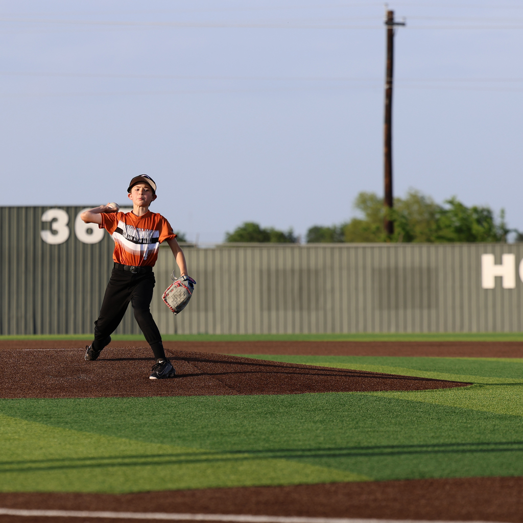 𝗔 𝘀𝗽𝗲𝗰𝗶𝗮𝗹 𝗺𝗼𝗺𝗲𝗻𝘁 𝗮𝘁 𝘁𝗵𝗲 𝗯𝗮𝗹𝗹𝗽𝗮𝗿𝗸 𝗹𝗮𝘀𝘁 𝗻𝗶𝗴𝗵𝘁 ⚾👏 Thanks to the Caldwell Education and Leadership Foundation (CELF) live auction at last year's Crawfish Fundraiser, Kamden Plachy had the honor of throwing out the ceremonial first pitch before our varsity game vs. Giddings!  Opportunities like this are made possible through the support of our community—thank you, CELF! #CaldwellProud #CaldwellISD
