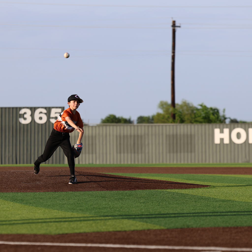 𝗔 𝘀𝗽𝗲𝗰𝗶𝗮𝗹 𝗺𝗼𝗺𝗲𝗻𝘁 𝗮𝘁 𝘁𝗵𝗲 𝗯𝗮𝗹𝗹𝗽𝗮𝗿𝗸 𝗹𝗮𝘀𝘁 𝗻𝗶𝗴𝗵𝘁 ⚾👏 Thanks to the Caldwell Education and Leadership Foundation (CELF) live auction at last year's Crawfish Fundraiser, Kamden Plachy had the honor of throwing out the ceremonial first pitch before our varsity game vs. Giddings!  Opportunities like this are made possible through the support of our community—thank you, CELF! #CaldwellProud #CaldwellISD