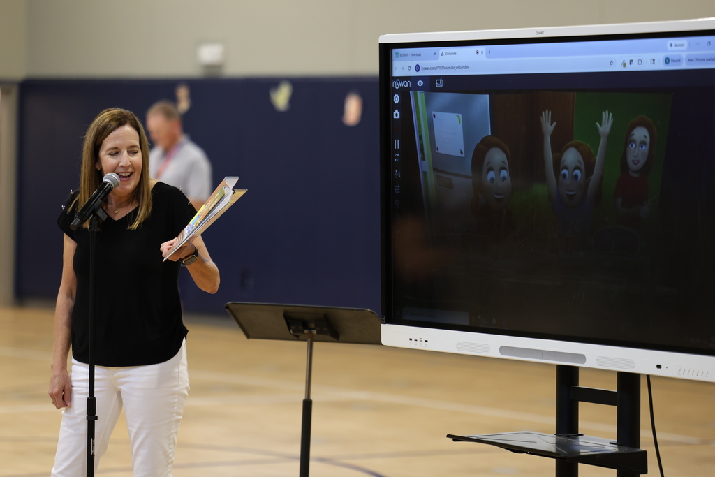 𝐒𝐭𝐨𝐫𝐲𝐭𝐢𝐦𝐞 𝐣𝐮𝐬𝐭 𝐠𝐨𝐭 𝐚 𝐰𝐡𝐨𝐥𝐞 𝐥𝐨𝐭 𝐬𝐰𝐞𝐞𝐭𝐞𝐫 📚  Our elementary students enjoyed a special visit from author Susan Cole, who read 𝐸𝑙𝑙𝑎 𝑎𝑛𝑑 𝑀𝑎𝑐’𝑠 𝐵𝑎𝑘𝑒𝑟𝑦 and brought her story to life.  Inspiring readers one page at a time! #CaldwellProud #CaldwellISD