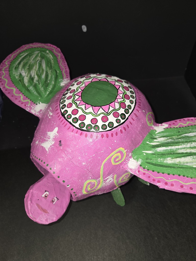 Bright colors, bold creativity, and lots of imagination! ๐จ๐ฆ Our 8th grade art students recently wrapped up their final art project by creating traditional ๐ ๐ฒ๐
๐ถ๐ฐ๐ฎ๐ป ๐๐ผ๐น๐ธ ๐๐ฟ๐ ๐๐ก๐๐๐ง๐๐๐๐จ โ colorful, imaginative creatures inspired by Mexican culture and artistry. Each piece was uniquely designed and showcased the creativity and talent of our Hornets! #CaldwellProud #CaldwellISD