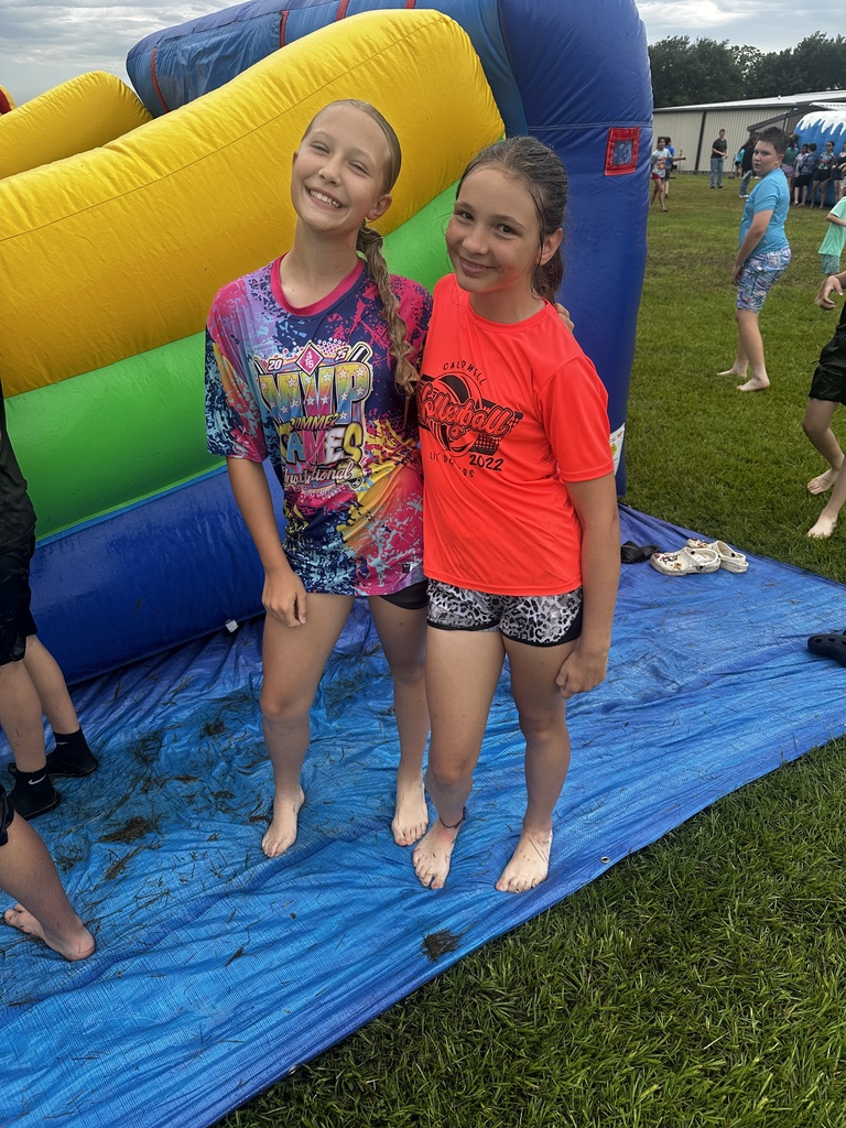 Sunshine, water games, field day fun, and lots of smiles made for a GREAT day at CIS! โ๏ธ๐ฆ Our Intermediate Hornets enjoyed an exciting Field & Water Day filled with laughter, friendly competition, and fun with classmates and teachers. These are the memories that make the final days of school so special! #CaldwellProud #CaldwellISD