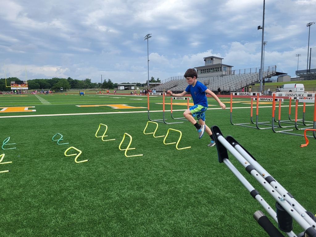 Sunshine, water games, field day fun, and lots of smiles made for a GREAT day at CIS! โ๏ธ๐ฆ Our Intermediate Hornets enjoyed an exciting Field & Water Day filled with laughter, friendly competition, and fun with classmates and teachers. These are the memories that make the final days of school so special! #CaldwellProud #CaldwellISD