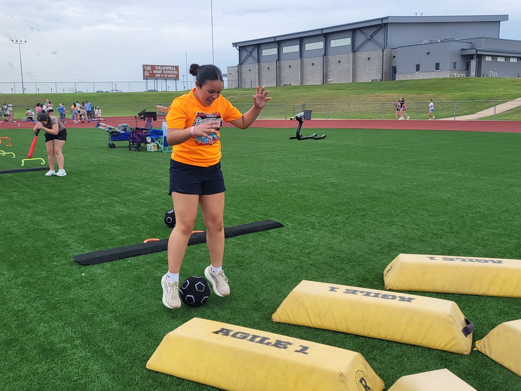 Sunshine, water games, field day fun, and lots of smiles made for a GREAT day at CIS! โ๏ธ๐ฆ Our Intermediate Hornets enjoyed an exciting Field & Water Day filled with laughter, friendly competition, and fun with classmates and teachers. These are the memories that make the final days of school so special! #CaldwellProud #CaldwellISD