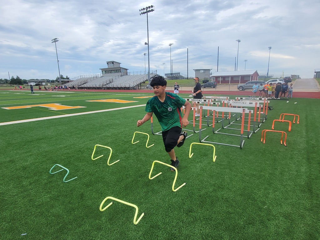 Sunshine, water games, field day fun, and lots of smiles made for a GREAT day at CIS! โ๏ธ๐ฆ Our Intermediate Hornets enjoyed an exciting Field & Water Day filled with laughter, friendly competition, and fun with classmates and teachers. These are the memories that make the final days of school so special! #CaldwellProud #CaldwellISD